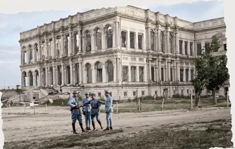 &Ccedil;ırağan Sarayı, cephe